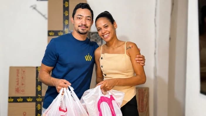 Sonho de julho realizado: um guarda-roupa para Daniela e seu filho no Brasil